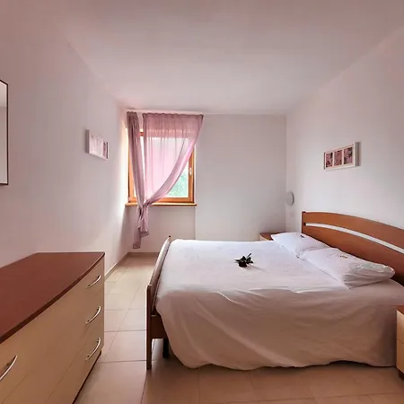 Infinity View Garda Aparthotel