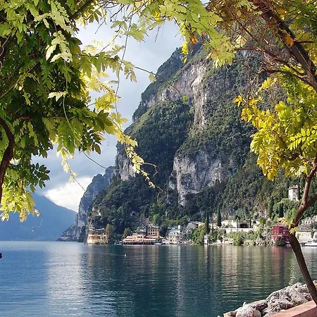 Infinity View Garda * Tenno